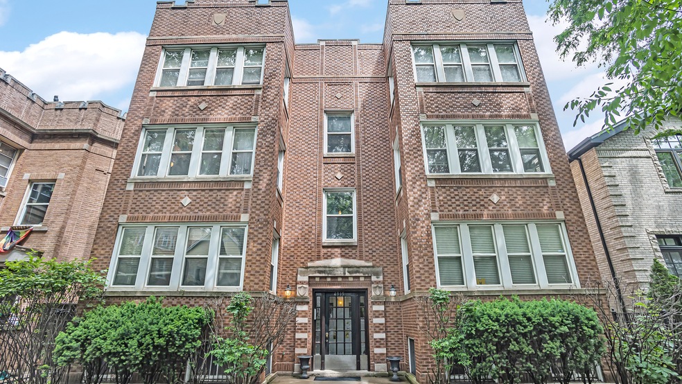 4915 N Hoyne Ave unit 2N, Chicago, IL 60625 - photo 1
