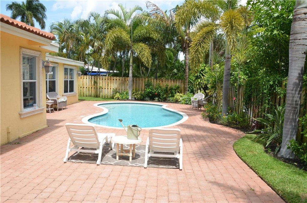 Large deck for sunning and lounging