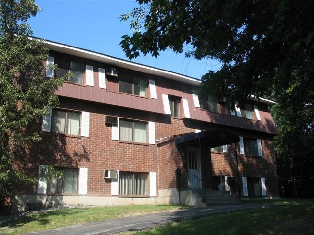 545 Calef Rd unit 18, Manchester, NH 03103 - photo 1