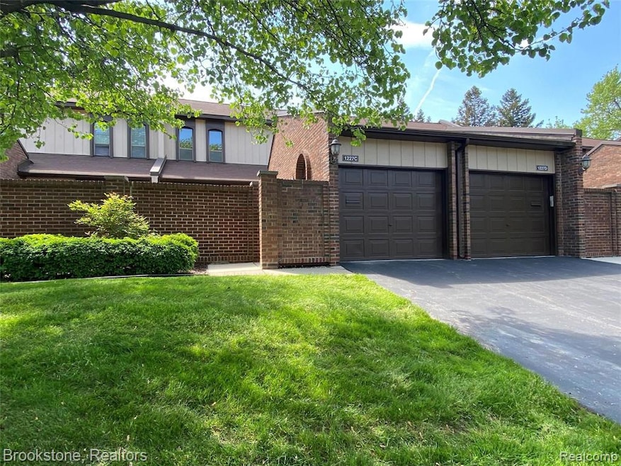 1227 Kirts Blvd unit C, Troy, MI 48084 - photo 1