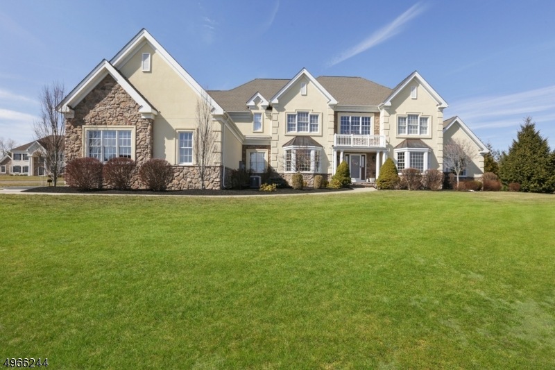 8 Groff Ct, Flemington, NJ 08822 - photo 1