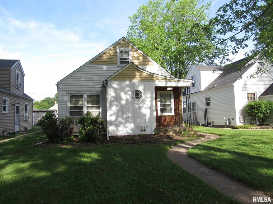 2109 4th St, Moline, IL 61265 - photo 1