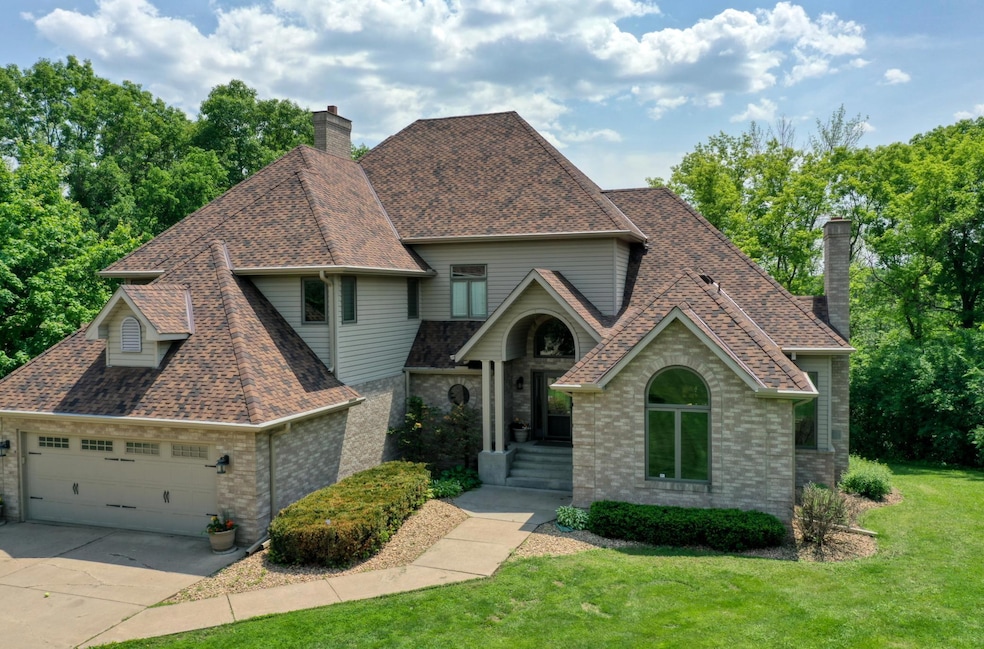 Coming Soon $1,599,900 • Co-Listing Agent