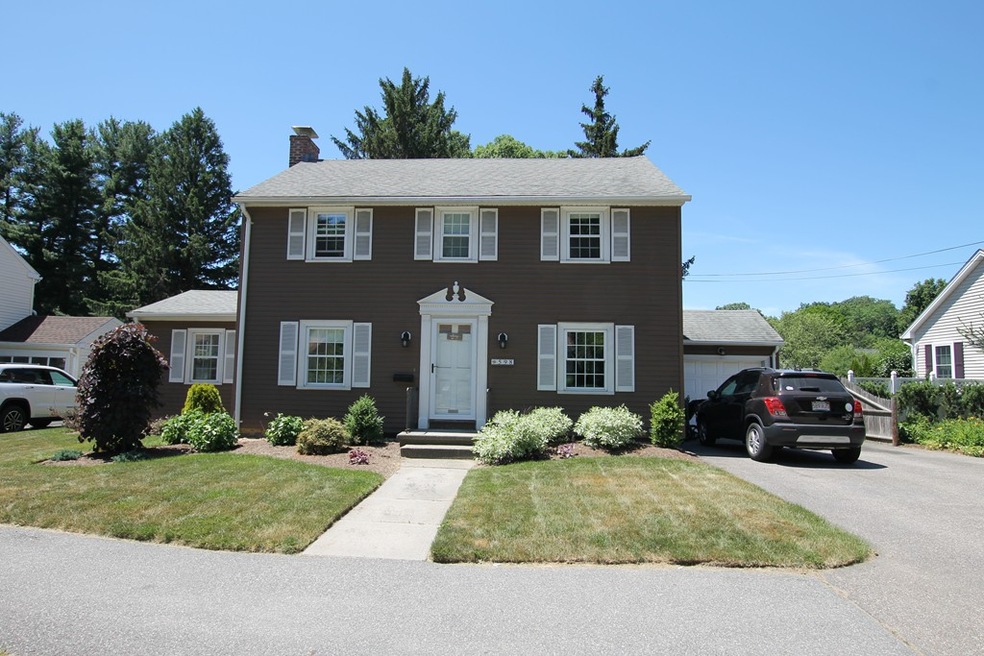 598 Chandler St, Worcester, MA 01602 - photo 1