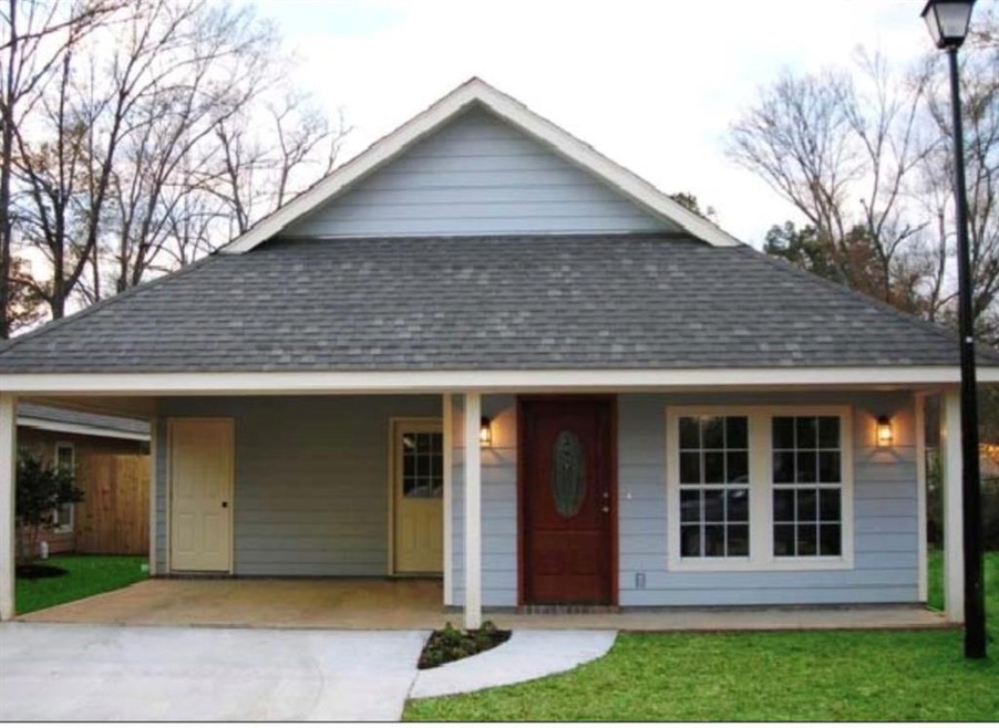 814 W 11th St, Bonham, TX 75418 - photo 1