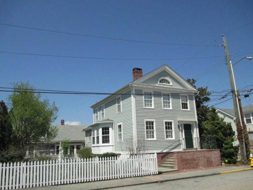 1840 Antique Gem with 2 Bedroom + Living Room + Fu