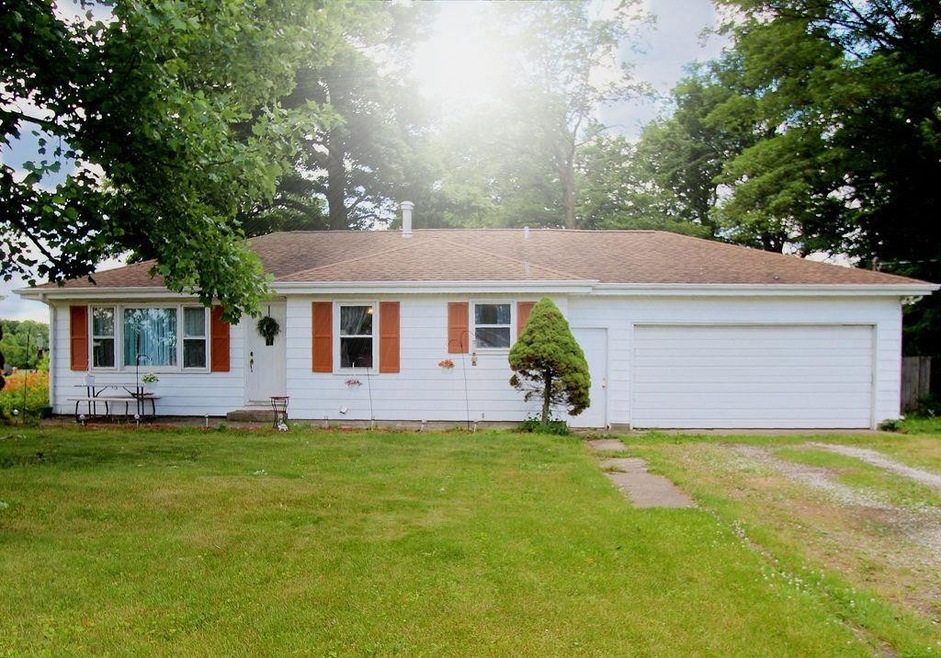 54871 Tulip Rd, New Carlisle, IN 46552 - photo 1