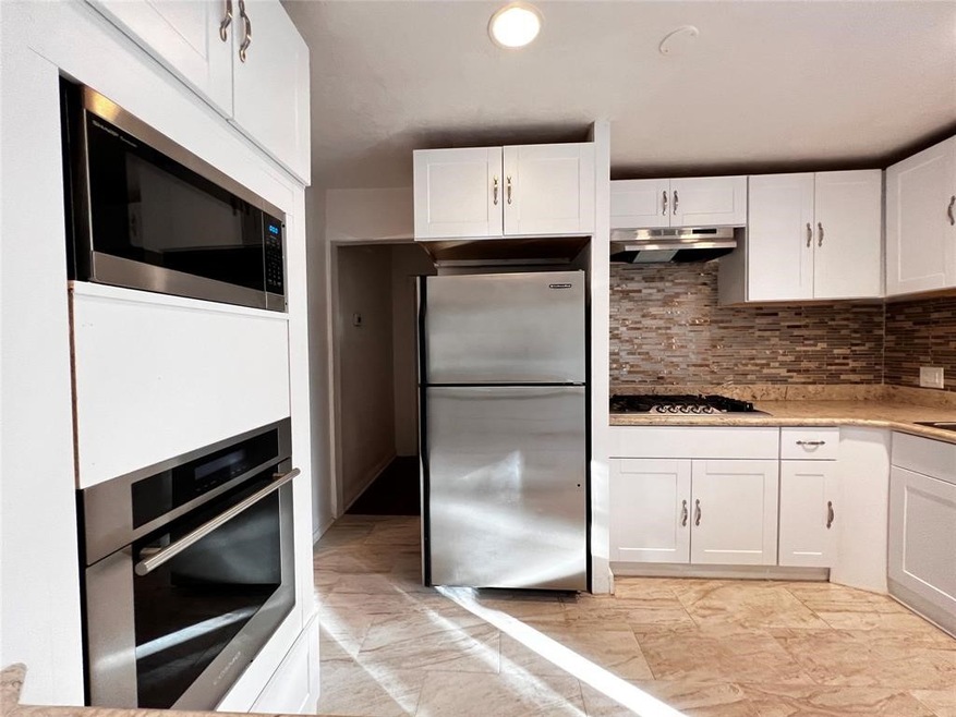 3918 Daphne St, Houston, TX 77021 - photo 1