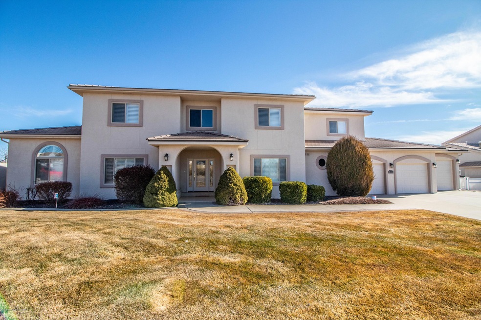 4220 Vista Pinon Dr, Farmington, NM 87401 - photo 1