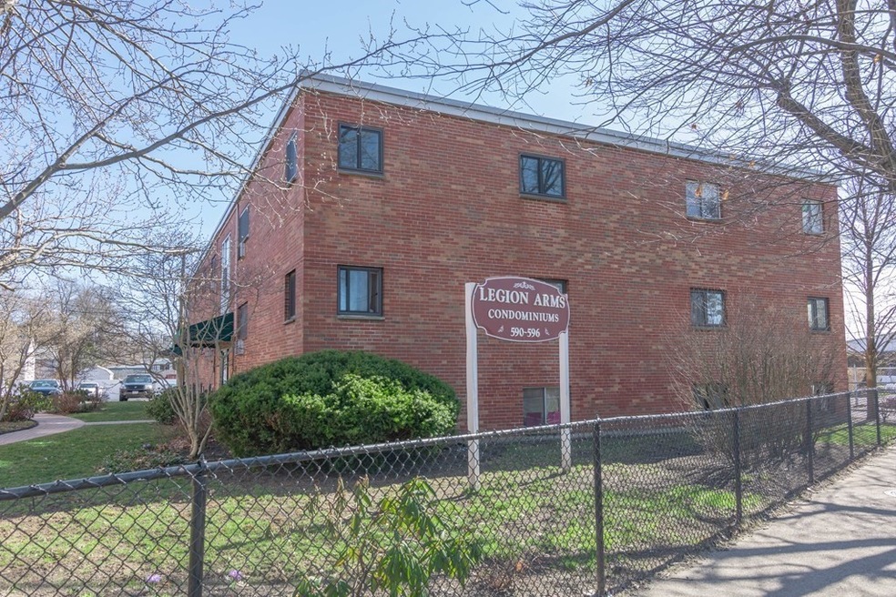 594 American Legion Hwy unit 2, Roslindale, MA 02131 - photo 1