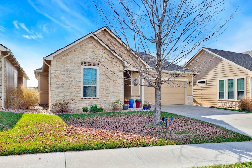 1019 E Twisted Oak Rd, Derby, KS 67037 - photo 1