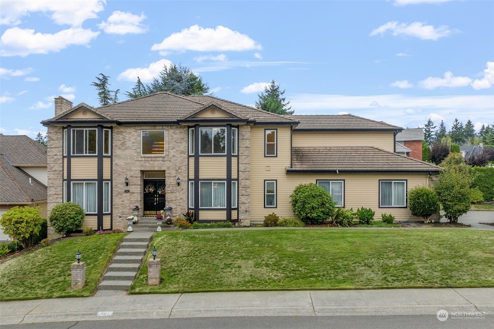 Sold $900,000 • Co-Listing Agent