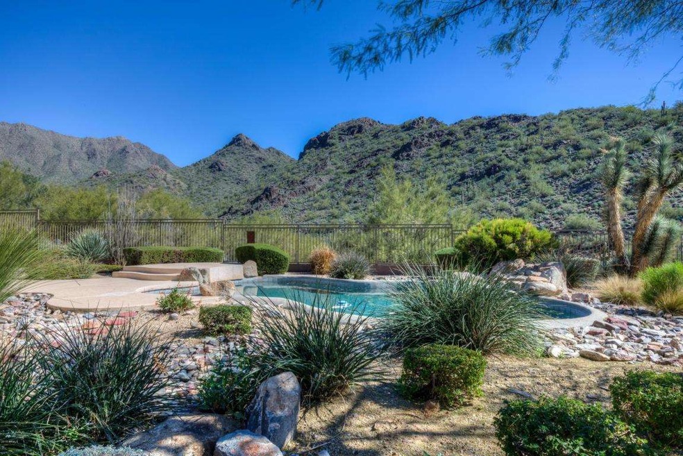 026_Pool and Mountain Views