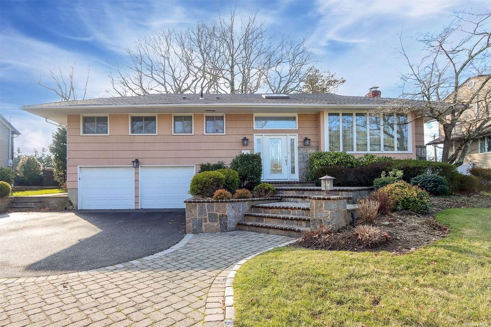 Sold $910,000 • Co-Listing Agent