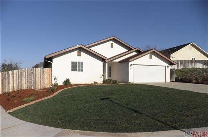 MOVE-IN READY! 3 Bedrooms 2 Baths home in a nice n