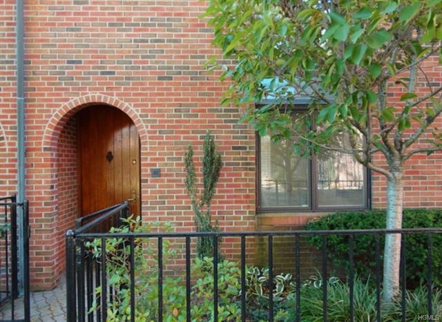 21 Gramatan Ct, Bronxville, NY 10708 - photo 1