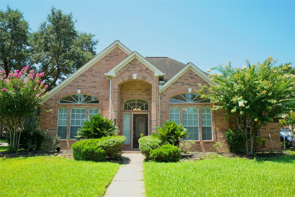 15903 Aberdeen Trails Dr, Houston, TX 77095 - photo 1