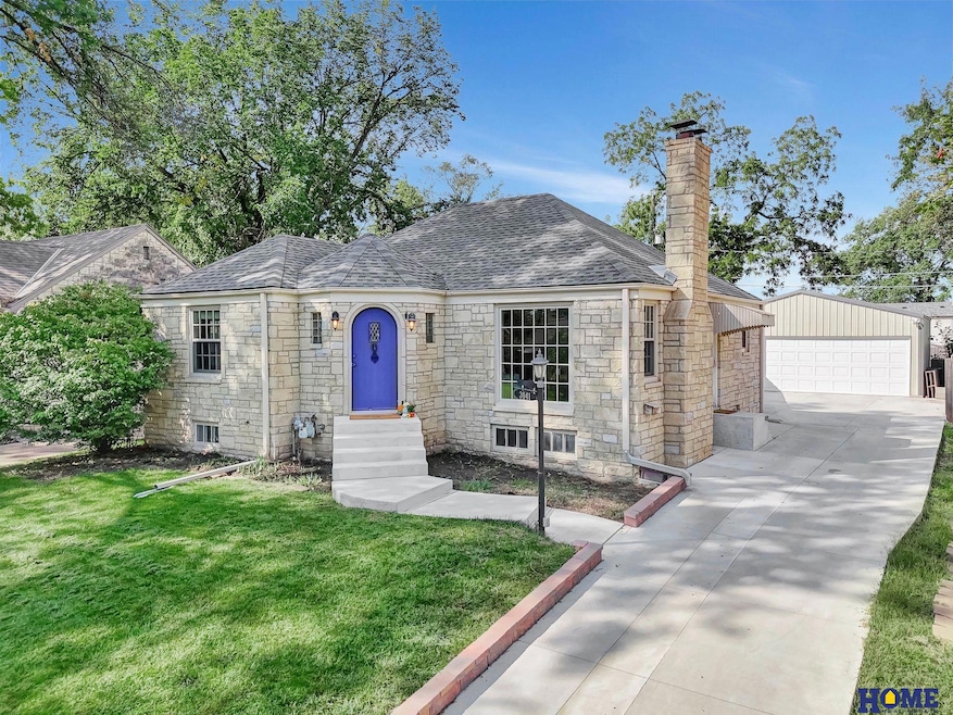 3041 S 41st St, Lincoln, NE 68506 - photo 1