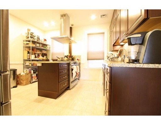454 Green St unit 2, Cambridge, MA 02139 - photo 1