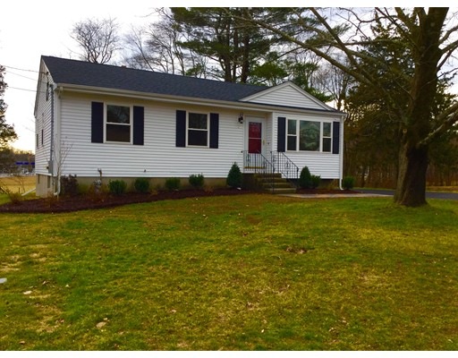 11 Robin Cir, Medway, MA 02053 - photo 1