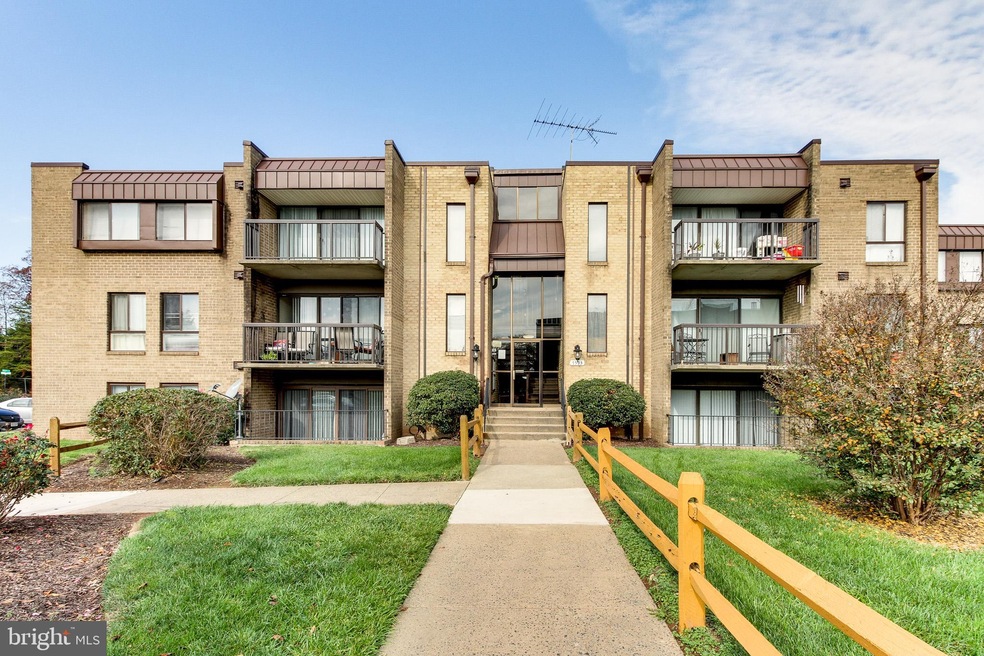 7593 Gales Ct, Manassas, VA 20109 - photo 1