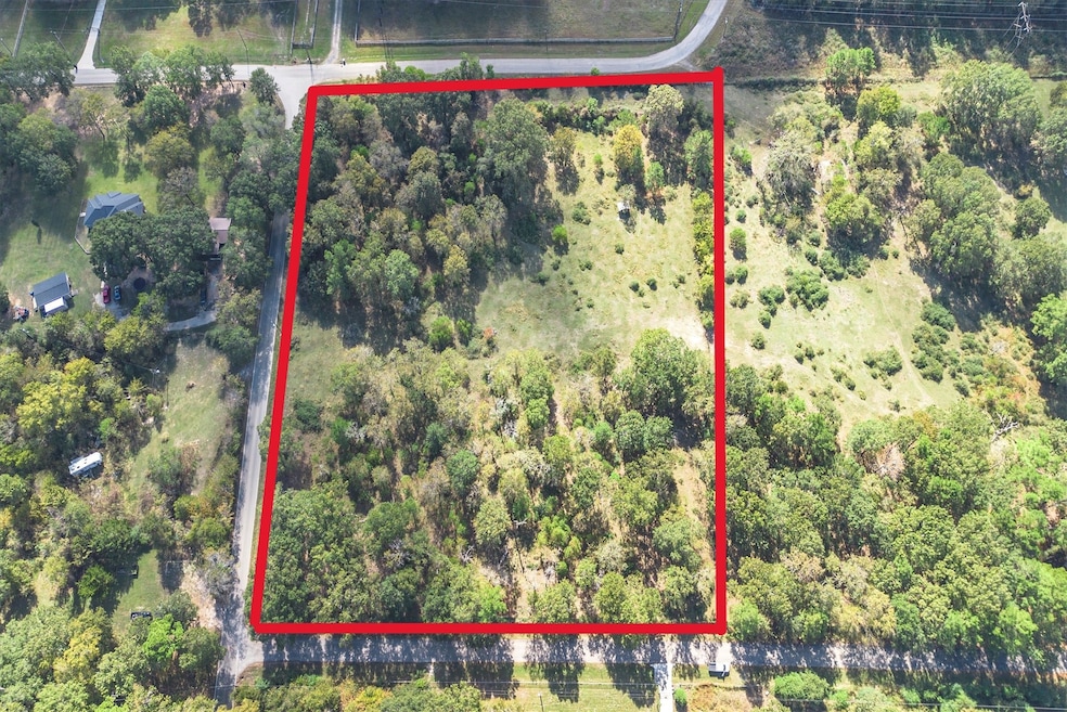 28848 Quiet Hollow Rd, Montgomery, TX 77356 - photo 1