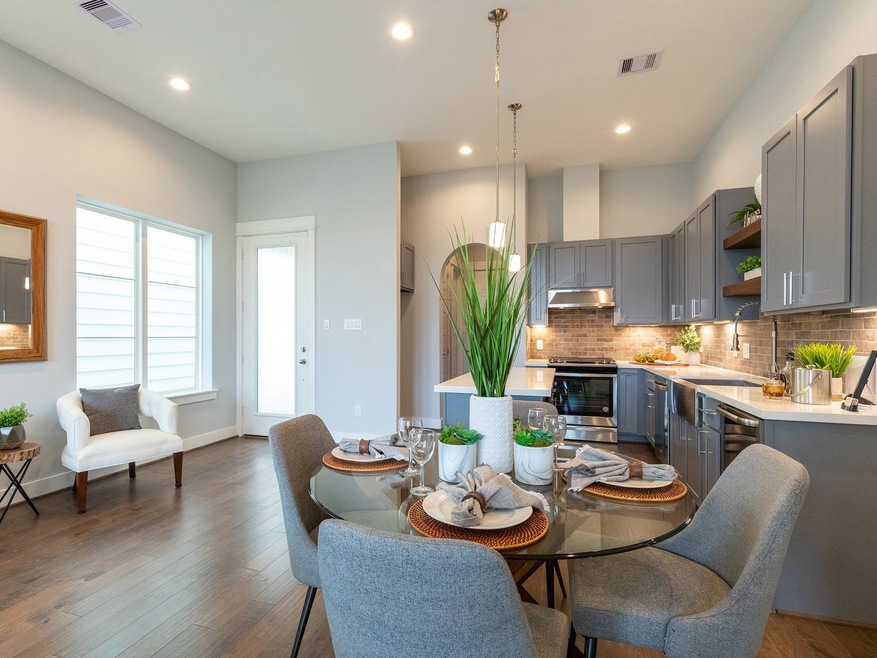 105 Coronado St, Houston, TX 77009 - photo 1