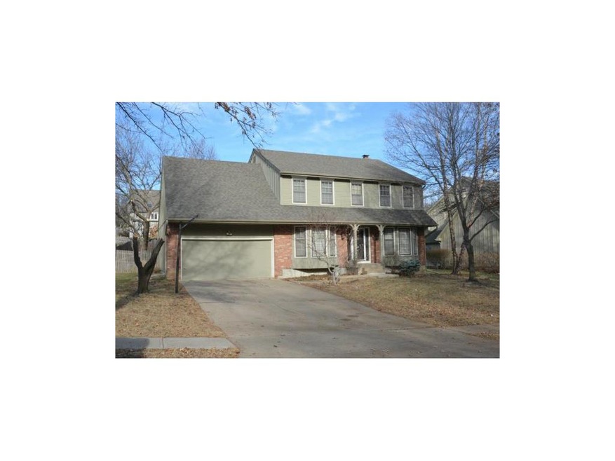 Beautiful, spacious and centrally located Lenexa h