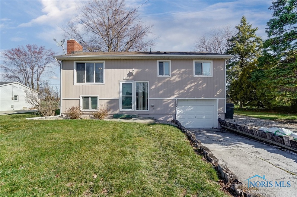 23791 W Meadow Dr, Genoa, OH 43430 - photo 1