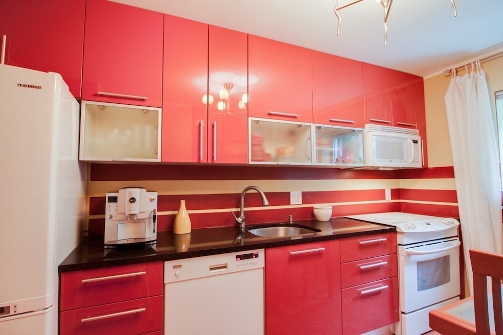 39 Westgate Rd unit 4, Chestnut Hill, MA 02467 - photo 1