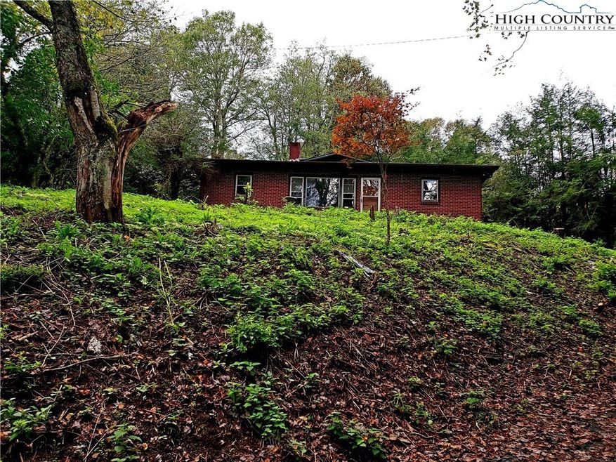 Fabulous location of Mayview Park!