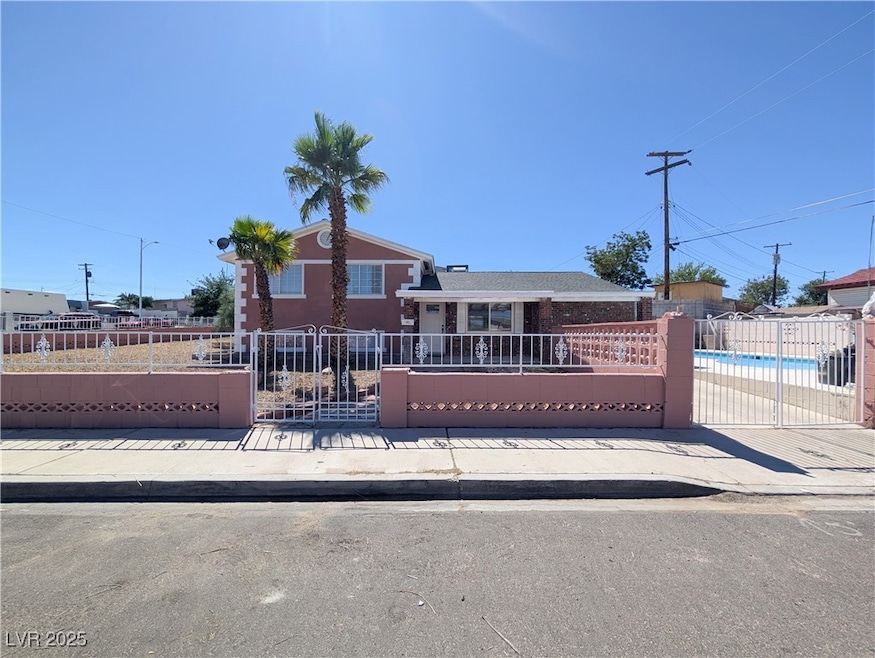 228 Falcon Ln, Las Vegas, NV 89107 - photo 1
