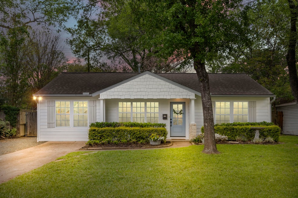 1718 Candlelight Ln, Houston, TX 77018 - photo 1