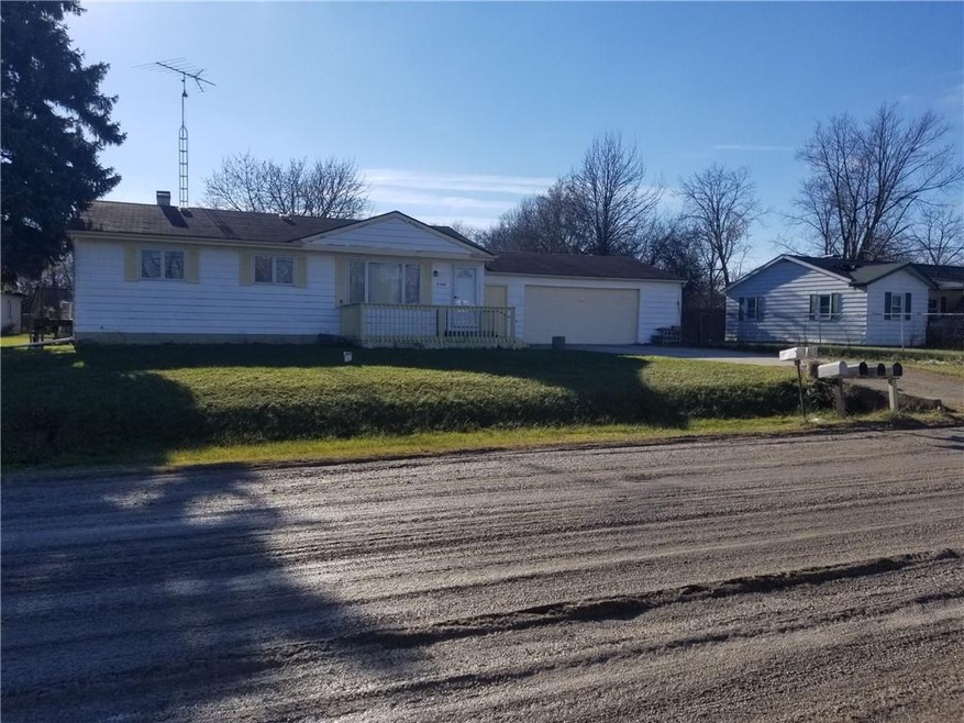 front view of 3327 Herrick