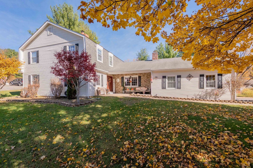 1217 Memorial Dr, Pulaski, VA 24301 - photo 1