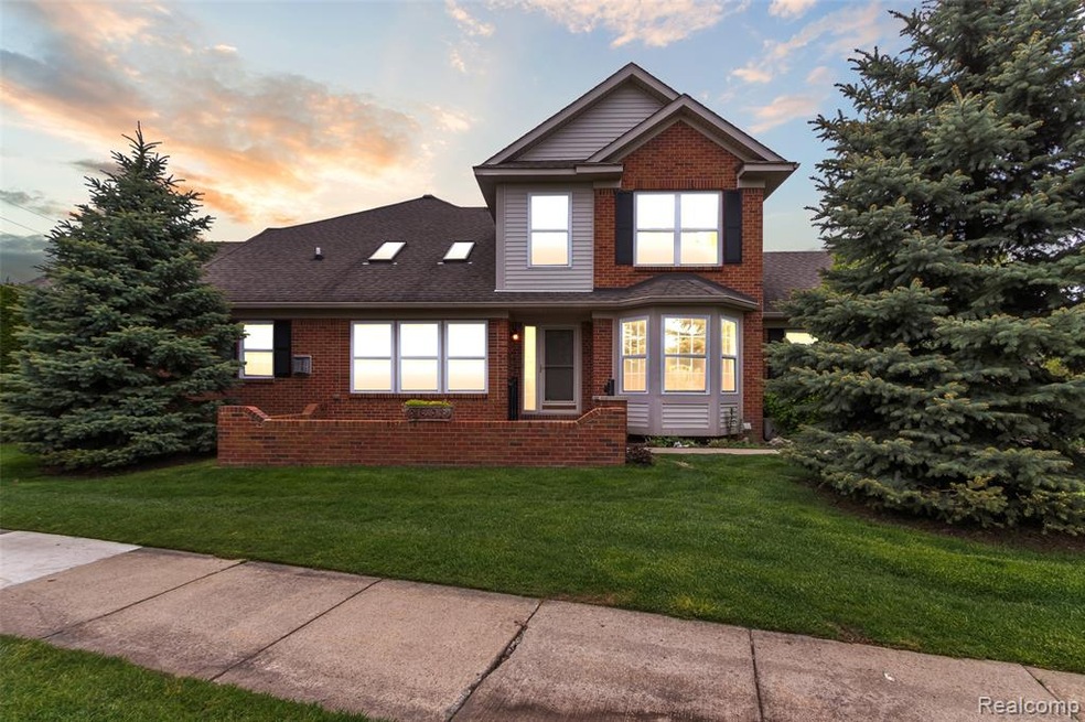 Gorgeous end unit condo