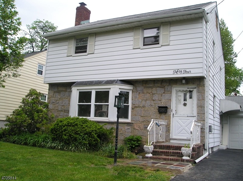 54 Meadow Ln, Bloomfield, NJ 07003 - photo 1