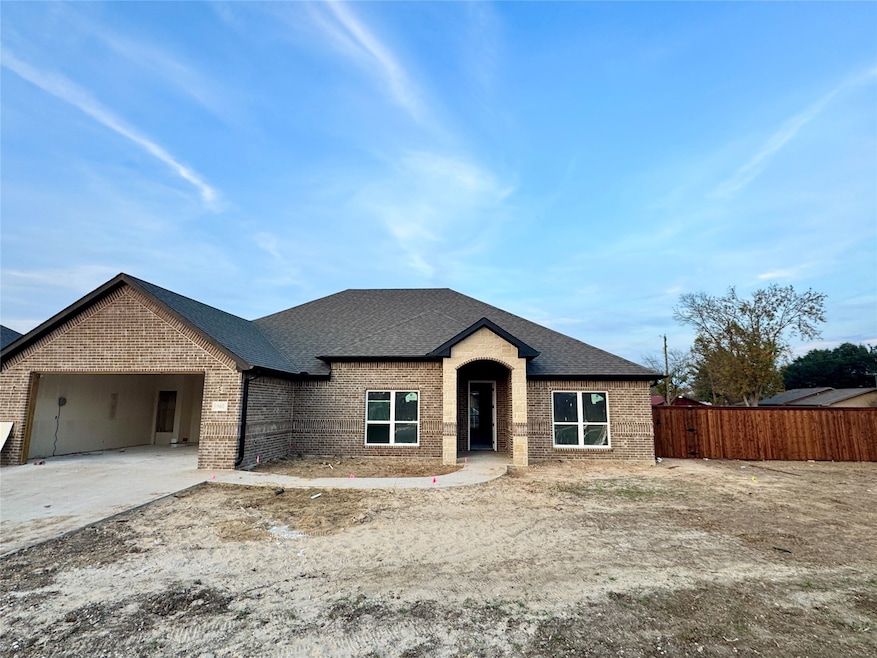 502 Limestone Cir, Mabank, TX 75147 - photo 1