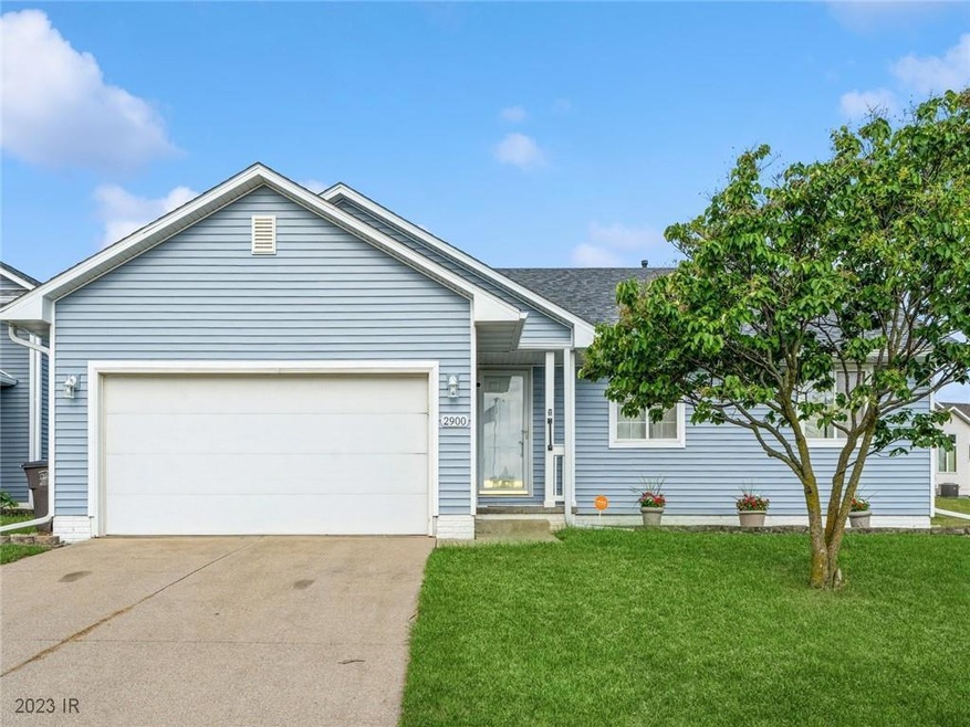 2900 Shadow Creek Ln, Des Moines, IA 50320 - photo 1