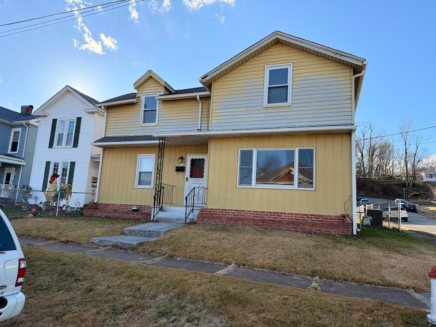 529 Brussels Ave, Clifton Forge, VA 24422 - photo 1