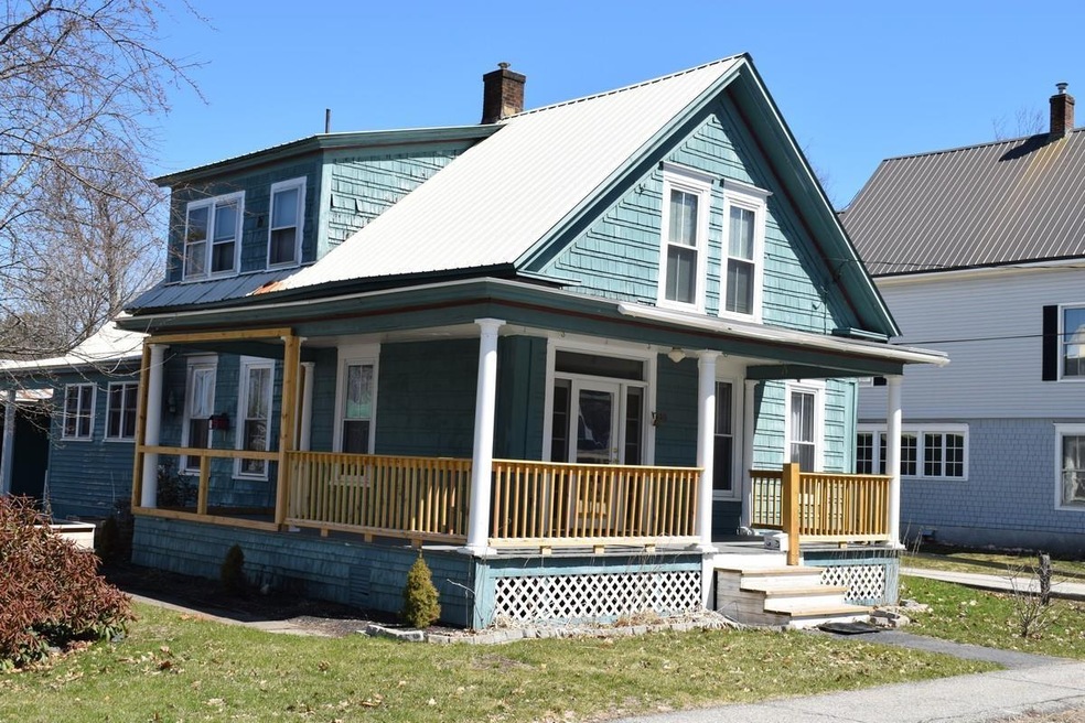 20 Pleasant St, Lancaster, NH 03584 - photo 1