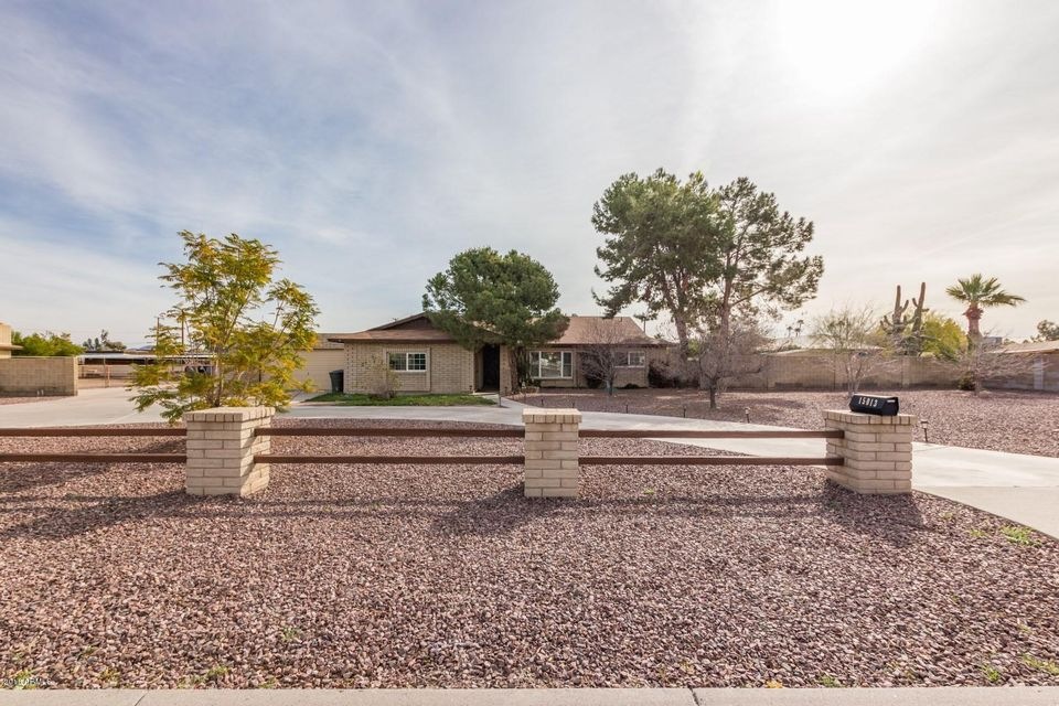 GREAT CURB APPEAL