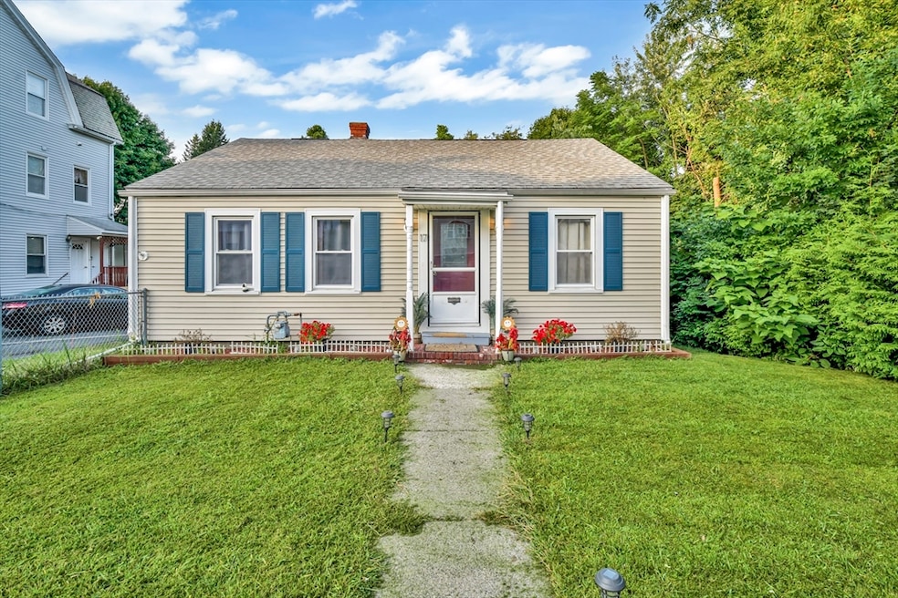 17 Derby St, Worcester, MA 01604 - photo 1