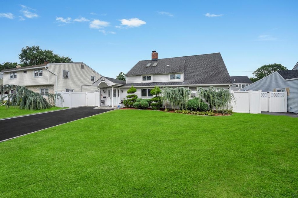 Sold $760,000 • Co-Listing Agent