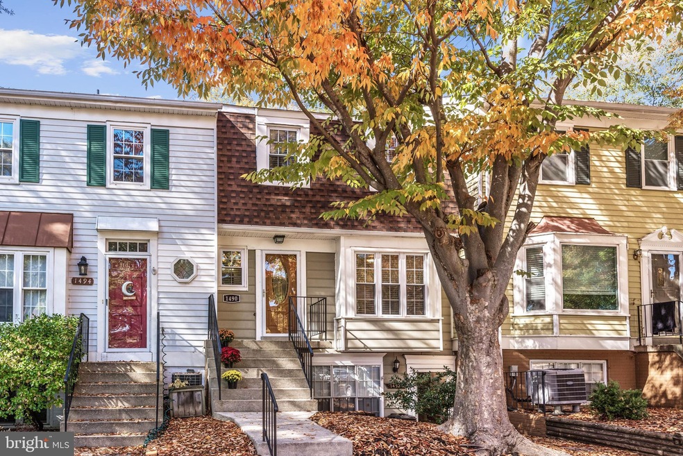 1490 Lowell Ct, Crofton, MD 21114 - photo 1