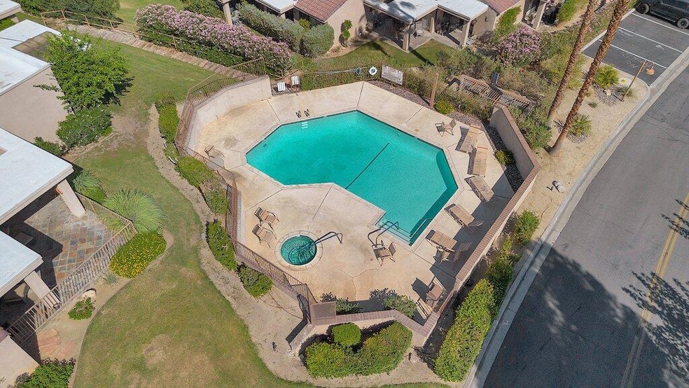 72302 Blueridge Ct, Palm Desert, CA 92260 - photo 1