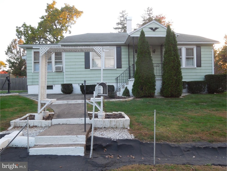 401 Grandview Ave, Perkasie, PA 18944 - photo 1