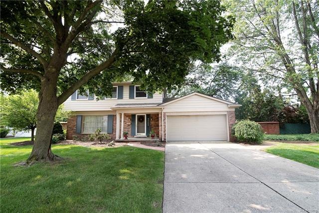 BEAUTIFUL 4 BEDROOM, 2.5 BATH TRENTON COLONIAL