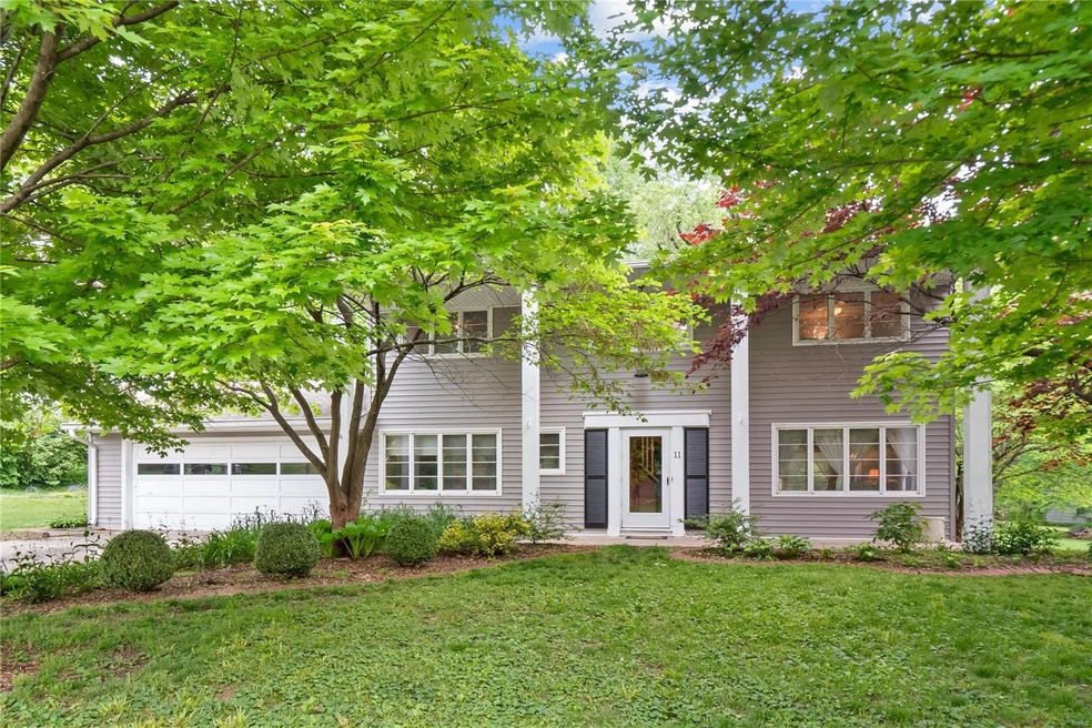 Welcome home to 11 Briarcliffe!