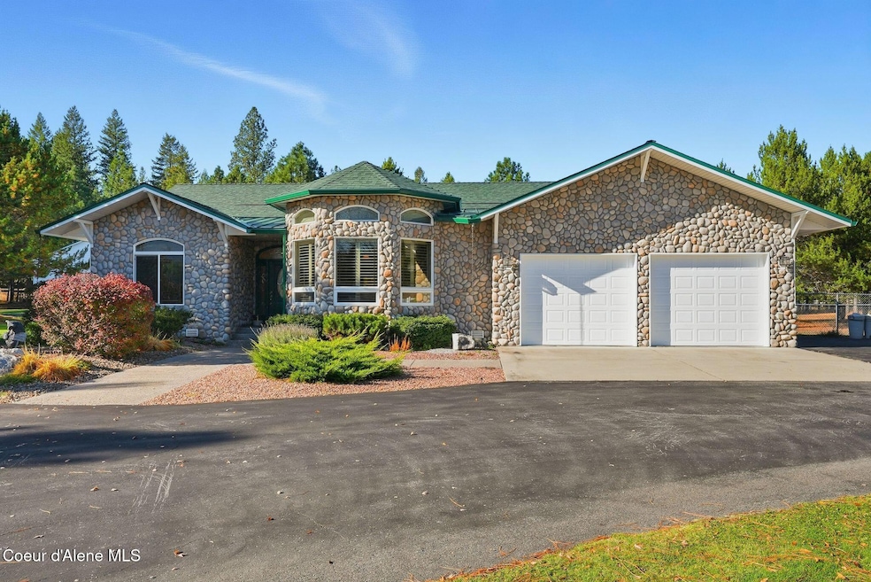 573 Tam Dr, Sagle, ID 83860 - photo 1